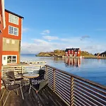 Modern Waterfront Rorbu With Terrace And Stunning Sea View - Free Parking Holiday home *