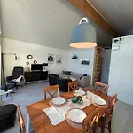 Modern Waterfront Rorbu With Terrace And Stunning Sea View - Free Parking Сasa de vacaciones Stamsund
