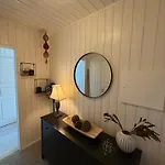 Modern Waterfront Rorbu With Terrace And Stunning Sea View - Free Parking 斯塔姆松