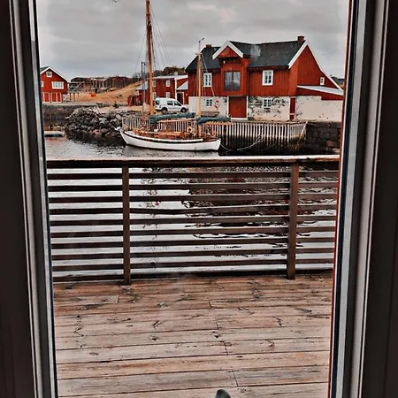 Hébergement de vacances Modern Waterfront Rorbu With Terrace And Stunning Sea View - Free Parking Stamsund