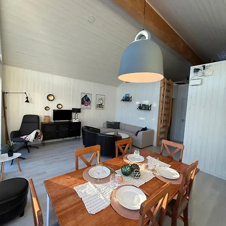 Modern Waterfront Rorbu With Terrace And Stunning Sea View - Free Parking Hébergement de vacances Stamsund
