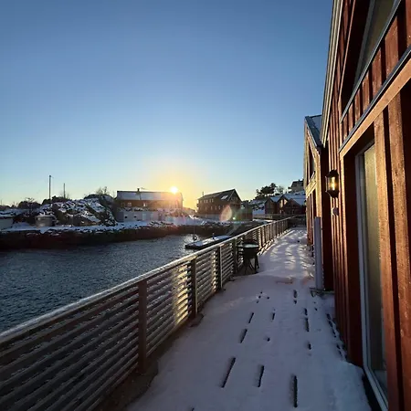 Modern Waterfront Rorbu With Terrace And Stunning Sea View - Free Parking Hébergement de vacances Stamsund