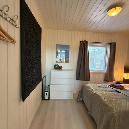 Modern Waterfront Rorbu With Terrace And Stunning Sea View - Free Parking Hébergement de vacances *