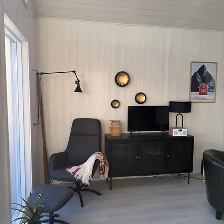 Hébergement de vacances Modern Waterfront Rorbu With Terrace And Stunning Sea View - Free Parking Stamsund