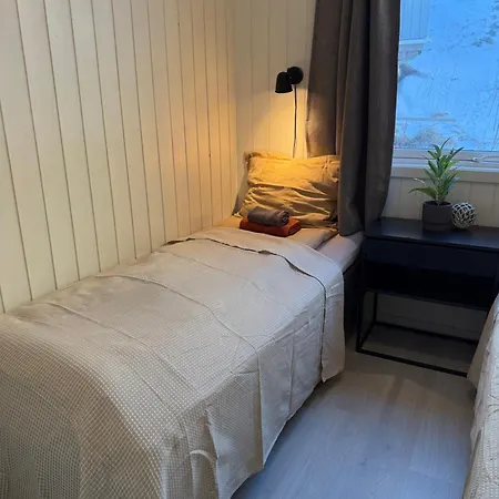 Hébergement de vacances Modern Waterfront Rorbu With Terrace And Stunning Sea View - Free Parking