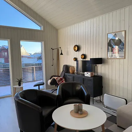 Modern Waterfront Rorbu With Terrace And Stunning Sea View - Free Parking