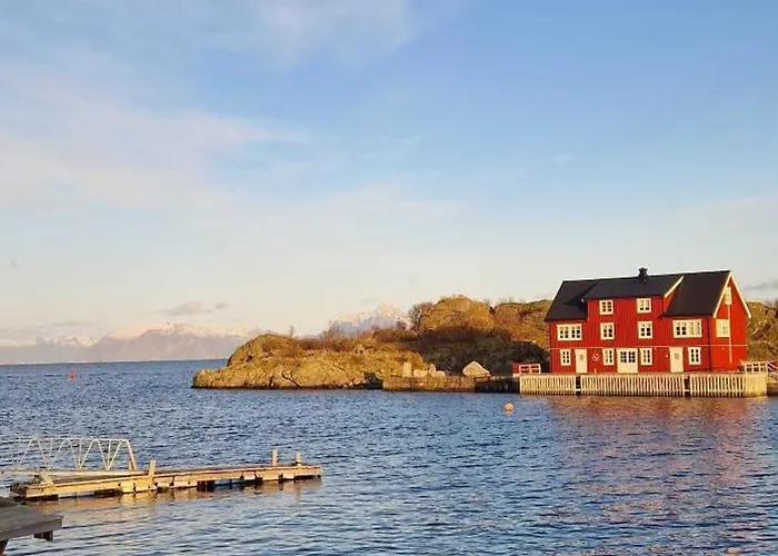 Modern Waterfront Rorbu With Terrace And Stunning Sea View - Free Parking