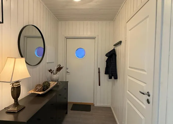Modern Waterfront Rorbu With Terrace And Stunning Sea View - Free Parking Stamsund
